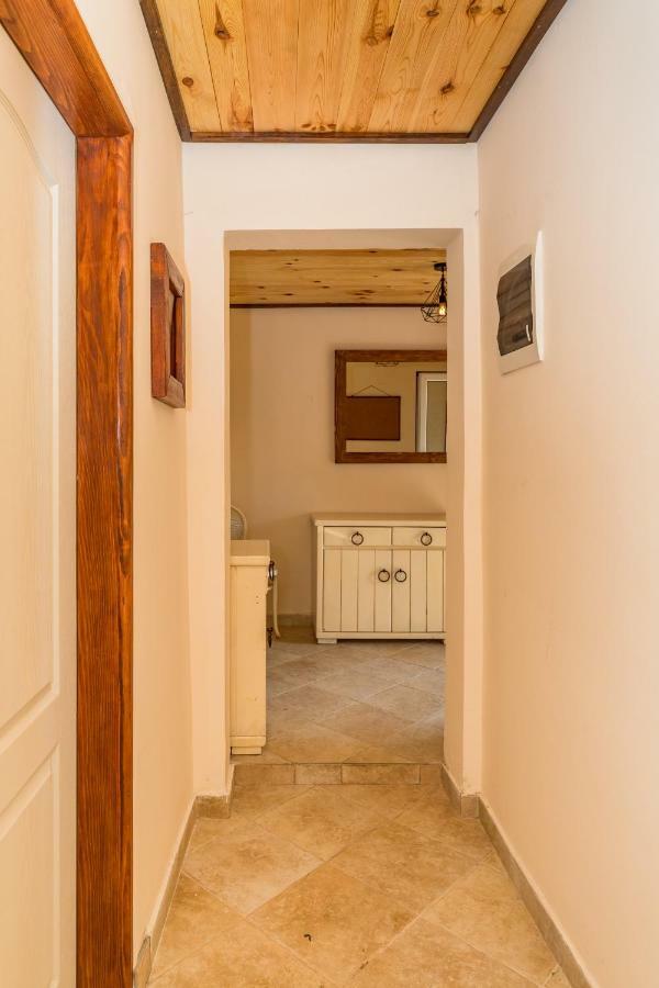 Guest House Luna Virpazar Extérieur photo