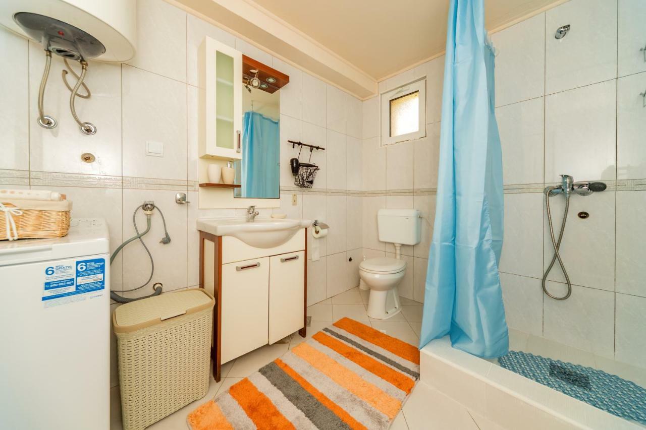 Guest House Luna Virpazar Extérieur photo