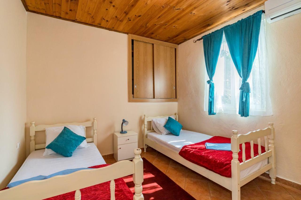 Guest House Luna Virpazar Extérieur photo