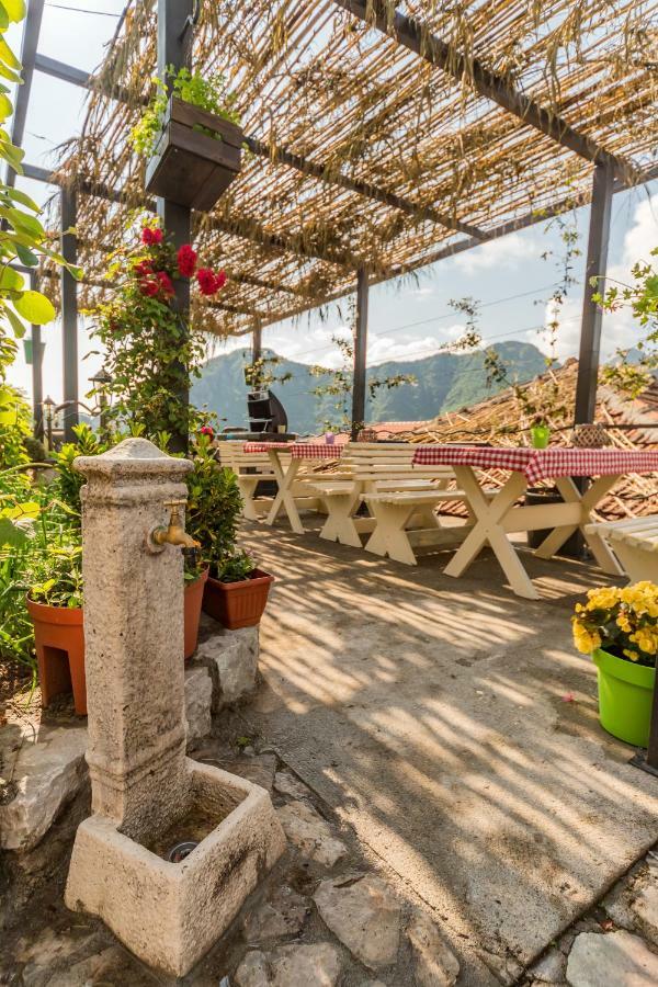 Guest House Luna Virpazar Extérieur photo